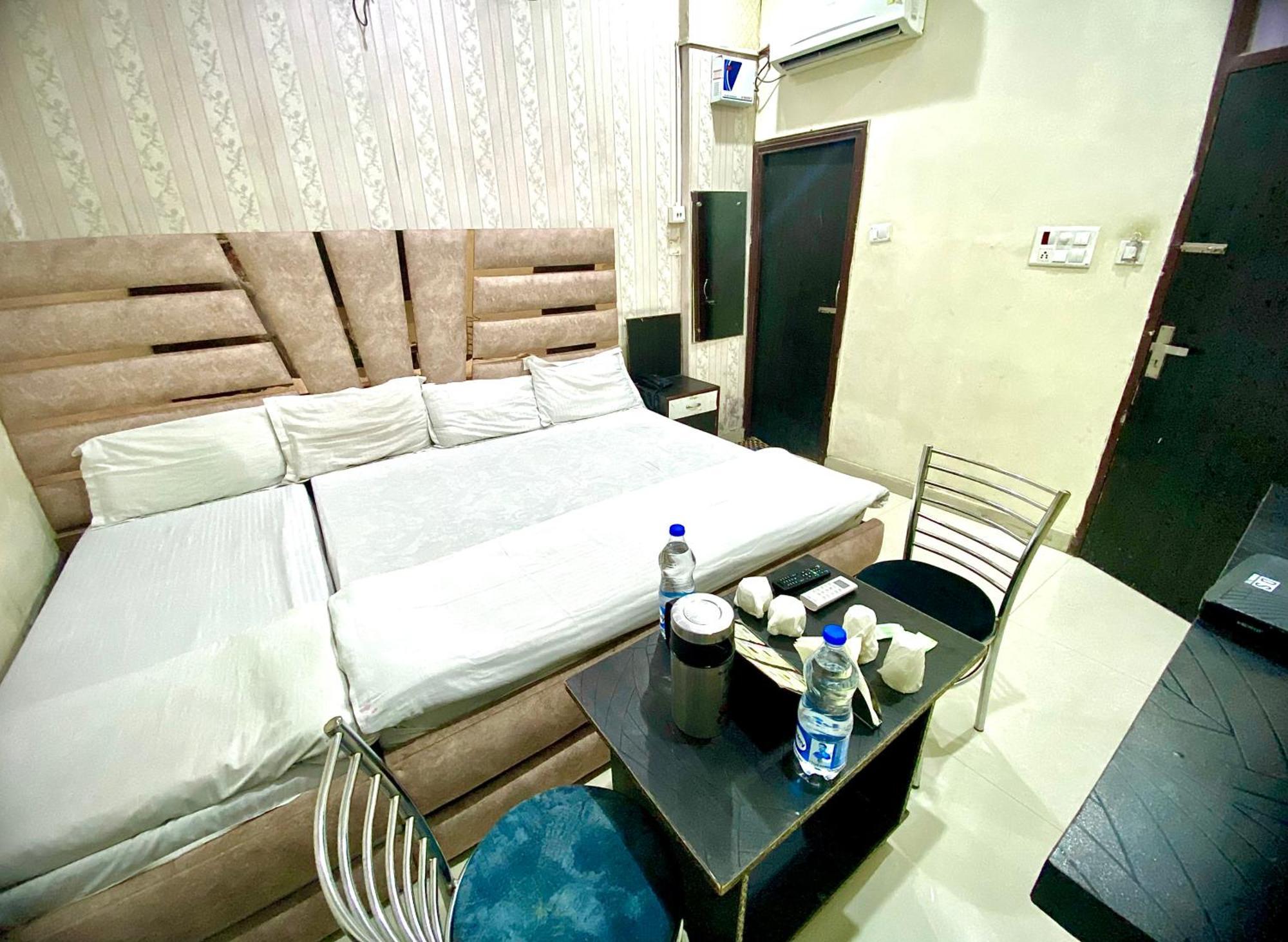 Hotel swaran Amritsar Exterior foto